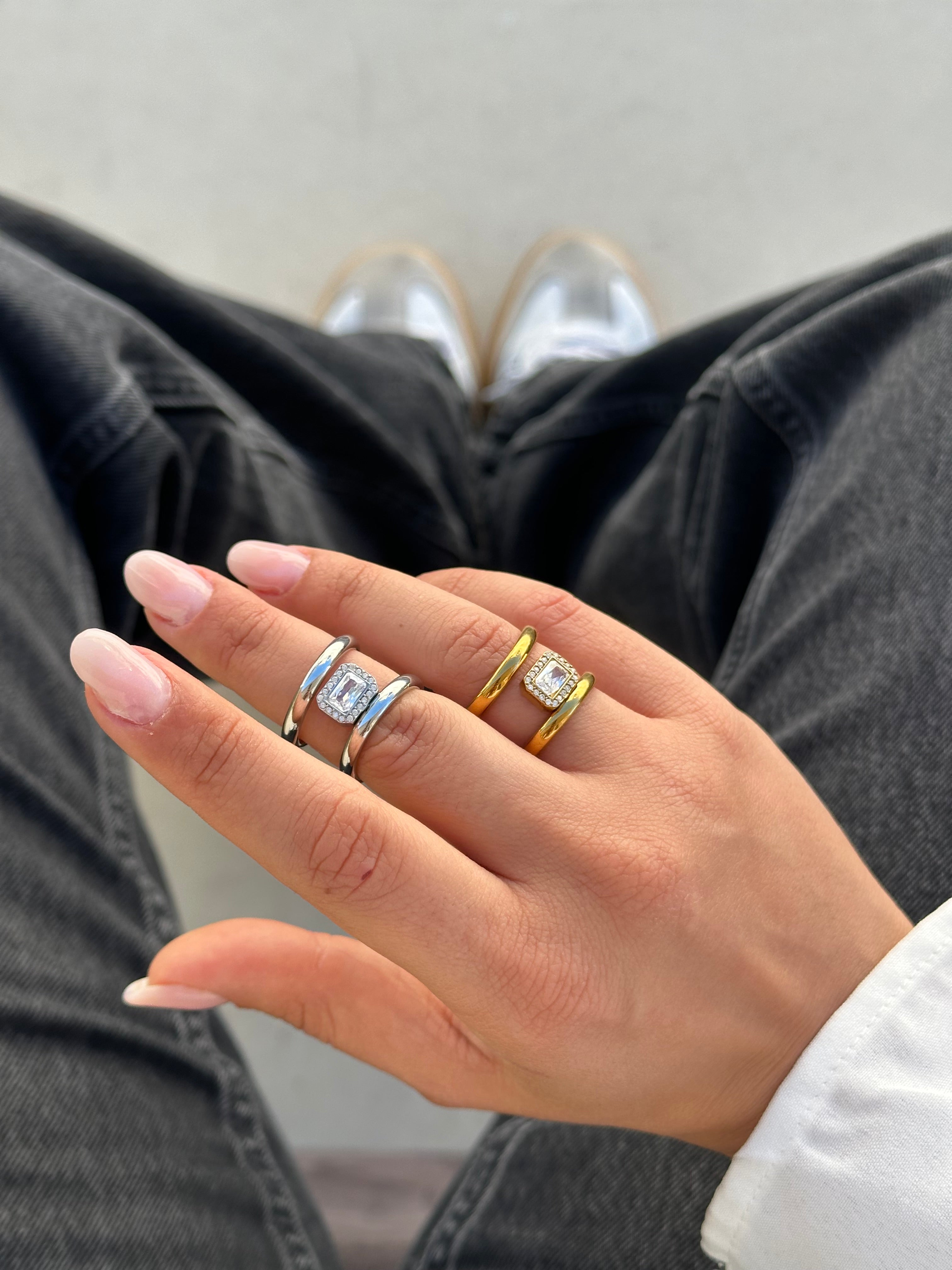 ANELLO LEONIE
