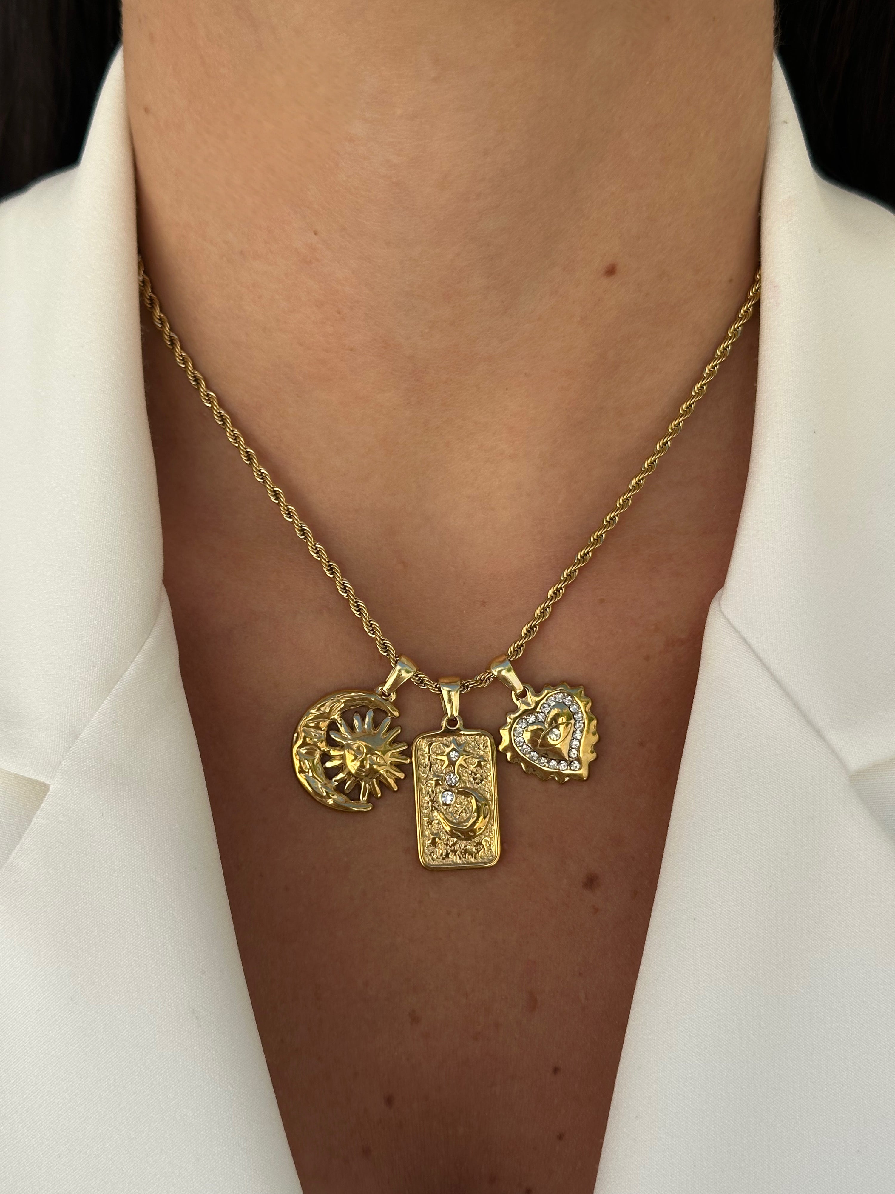COLLANA MAGDA